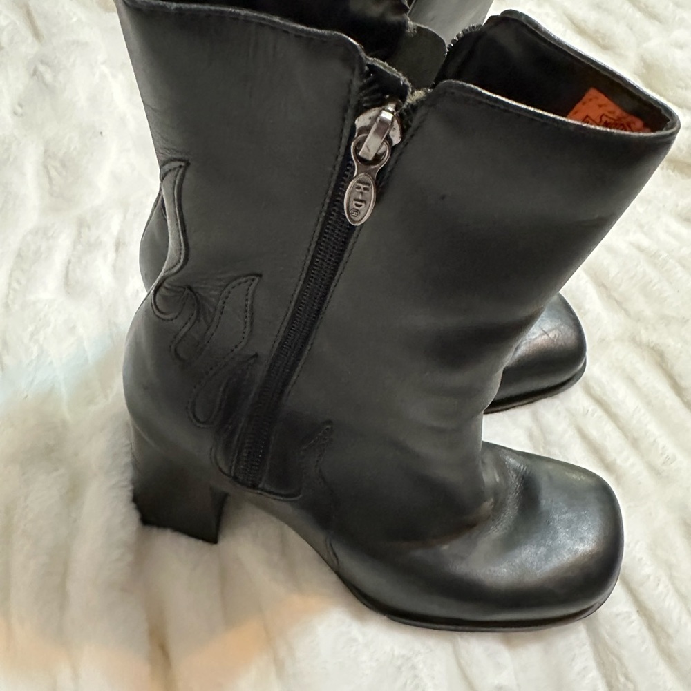 Women's Black Leather Harley Davidson Boots with Side Zipper